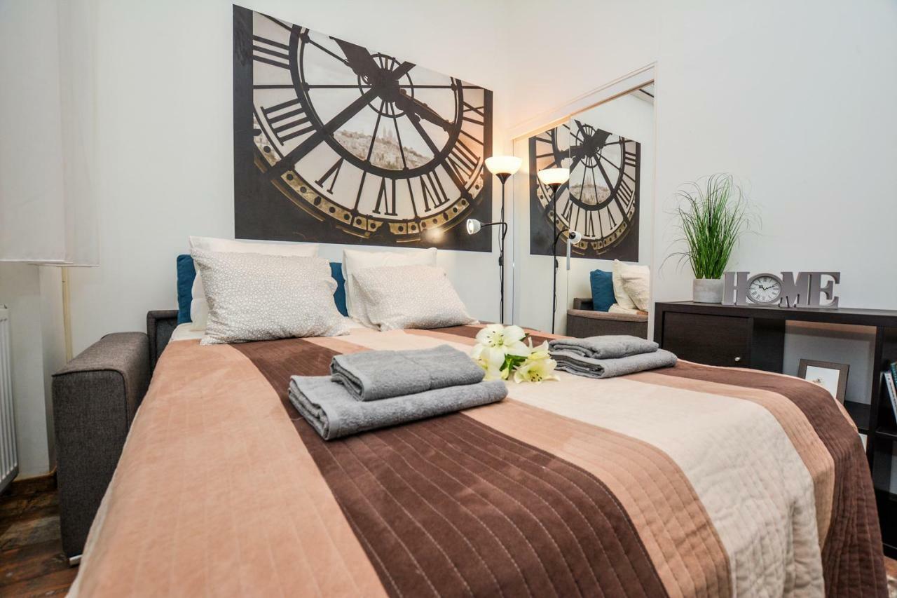 Timeless Apartment With Free Private Parking Boedapest Buitenkant foto