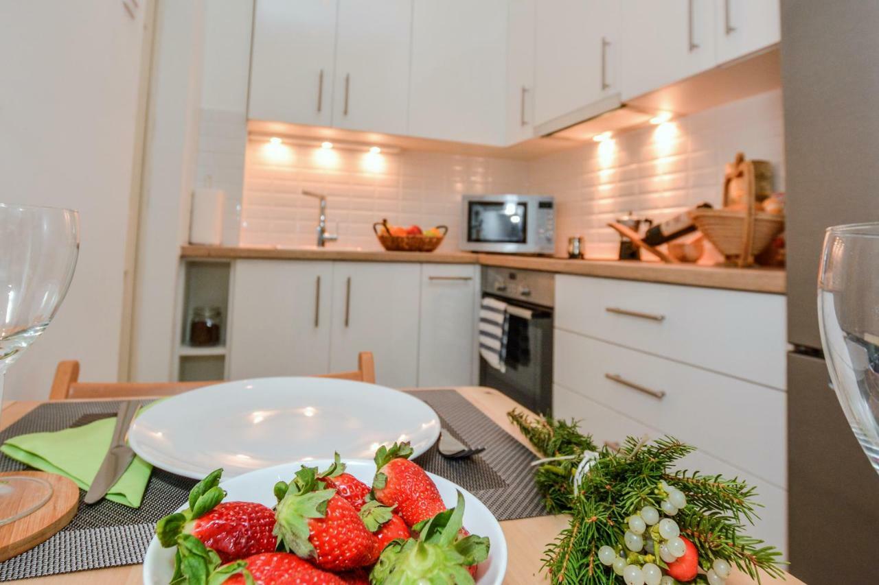 Timeless Apartment With Free Private Parking Boedapest Buitenkant foto